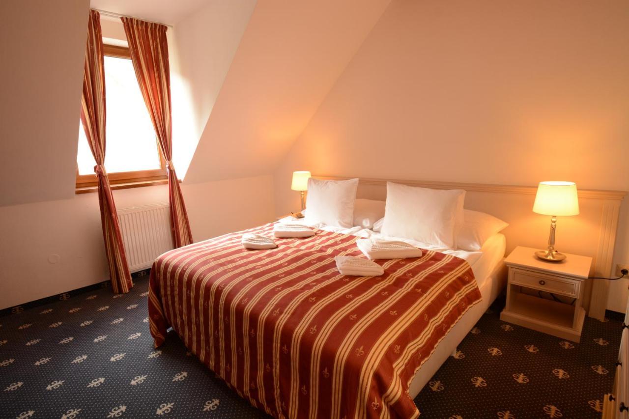 Hotel Hradna Brana Pressburg Exterior foto