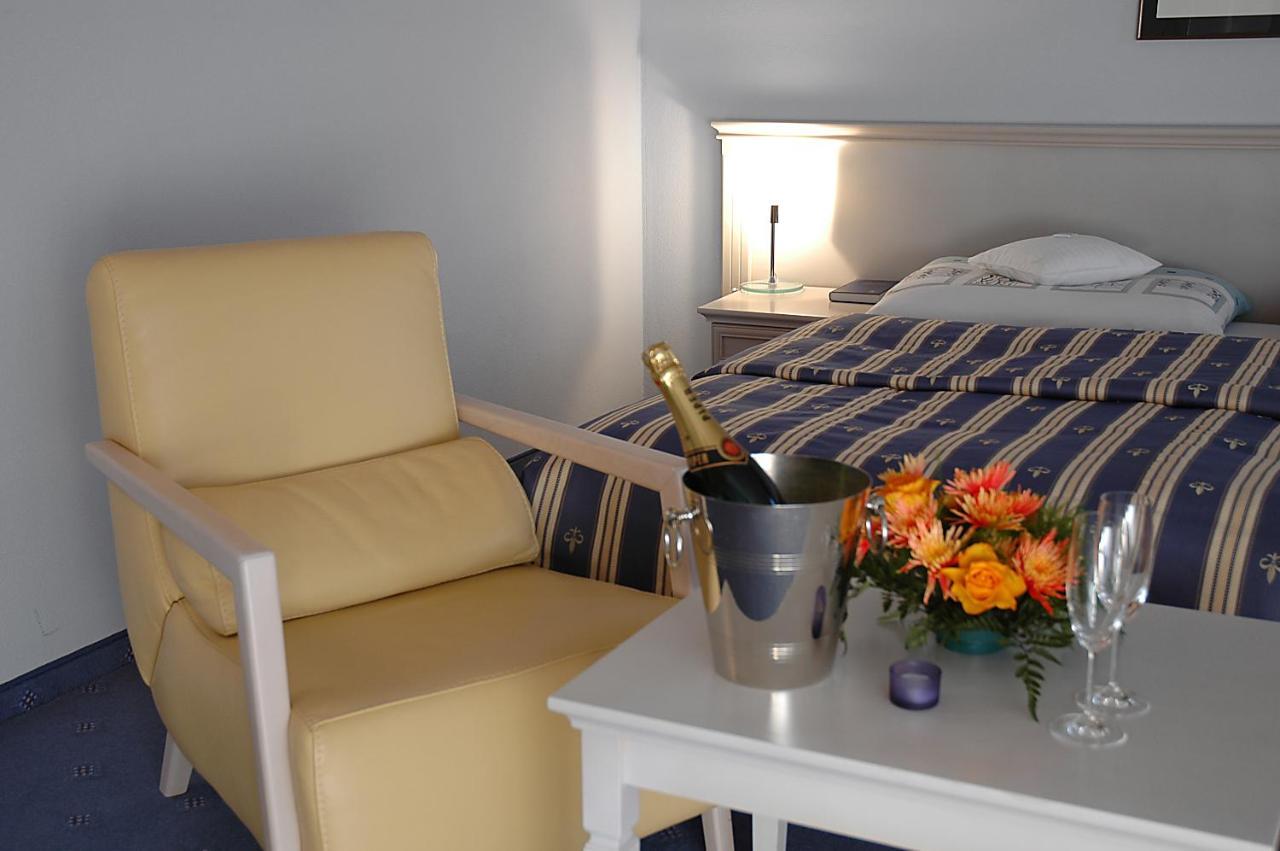 Hotel Hradna Brana Pressburg Zimmer foto